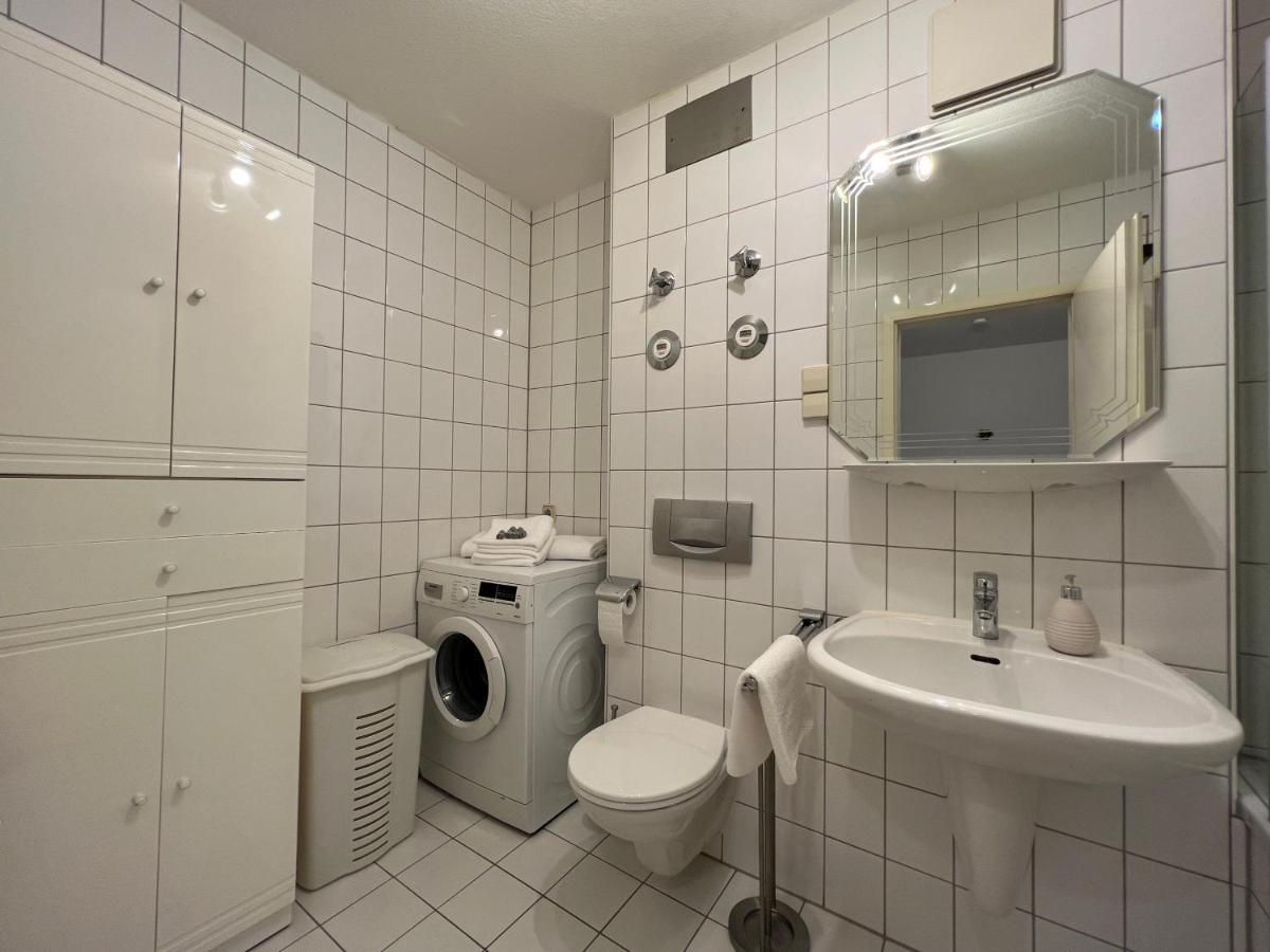 Maisonette Penthouse Fuer 8 Personen By Rabe - Free Netflix & Kostenloser Parkplatz & Grosse Terrasse Karlsruhe Bagian luar foto