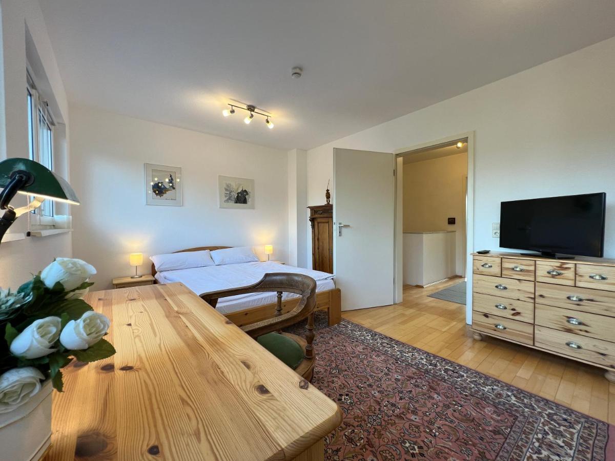 Maisonette Penthouse Fuer 8 Personen By Rabe - Free Netflix & Kostenloser Parkplatz & Grosse Terrasse Karlsruhe Bagian luar foto