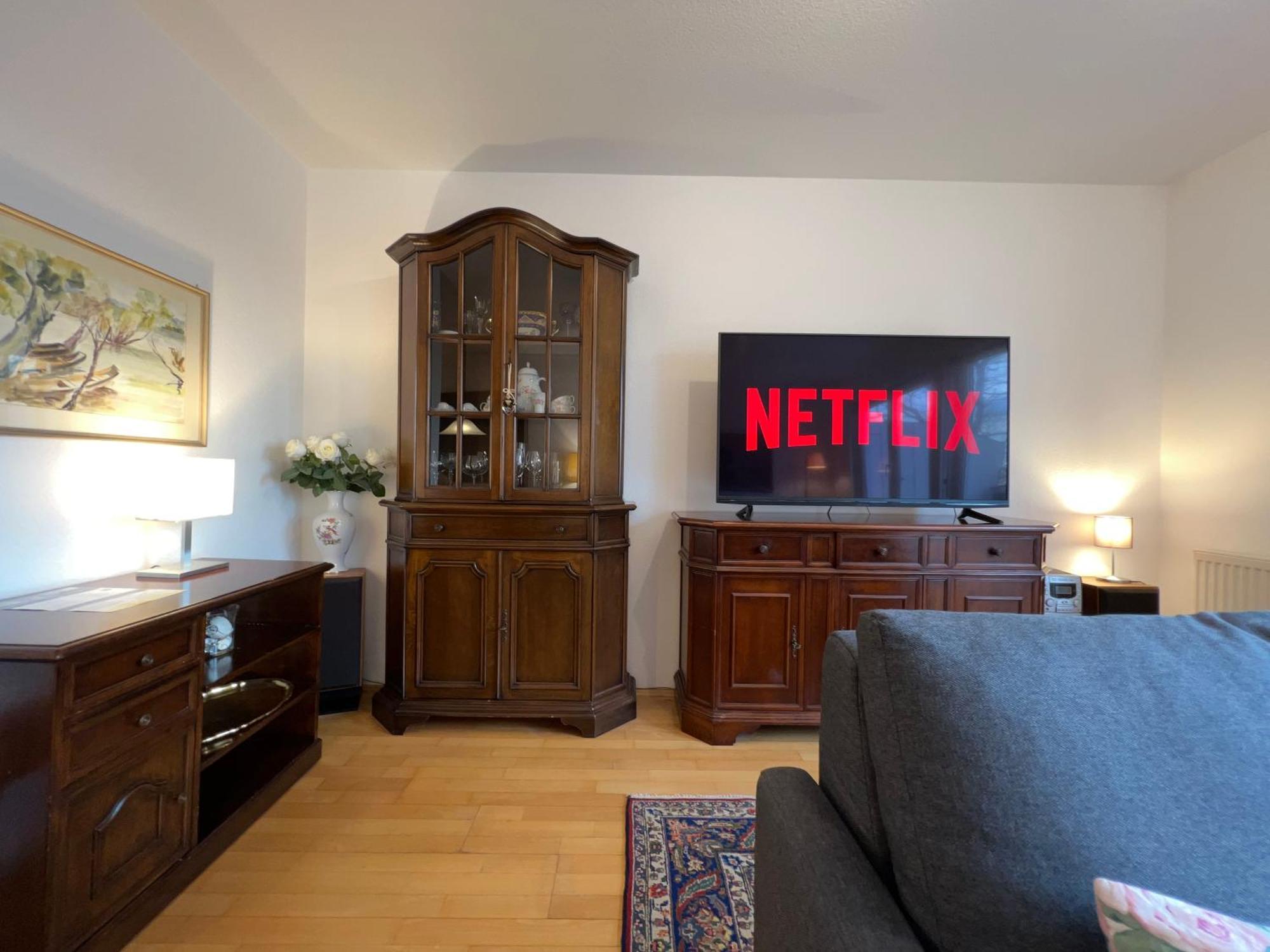Maisonette Penthouse Fuer 8 Personen By Rabe - Free Netflix & Kostenloser Parkplatz & Grosse Terrasse Karlsruhe Bagian luar foto